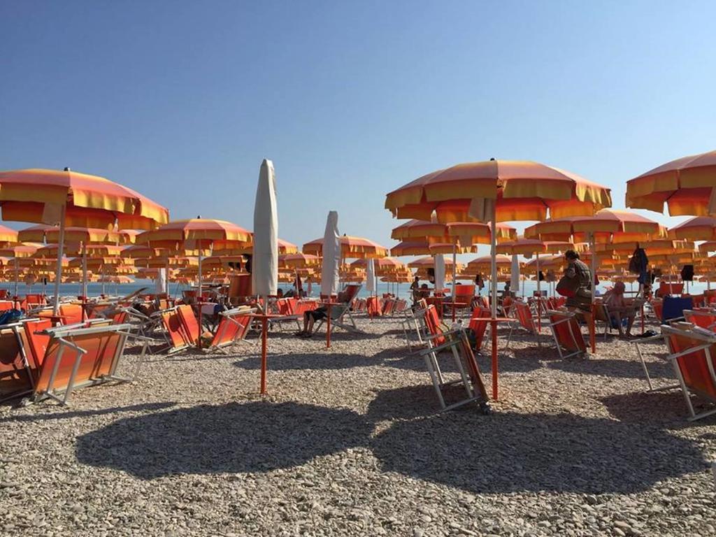 Terrazza Sul Mare Bed and Breakfast Fano Exteriör bild